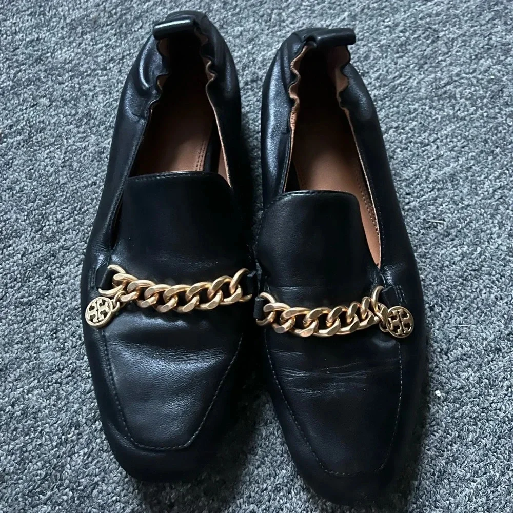 Tory Burch Charm Loafers, size 6